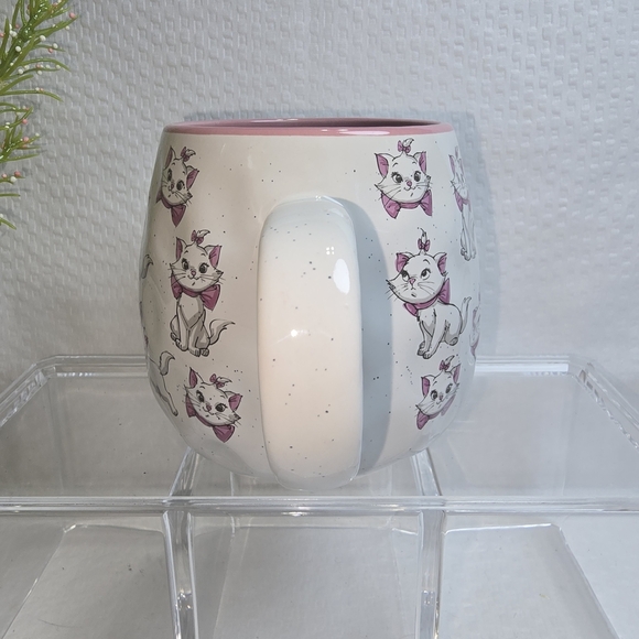 DISNEY THE ARISTOCATS MARIE MUG WHITE WITH PINK INSIDE EUC - Picture 5 of 7